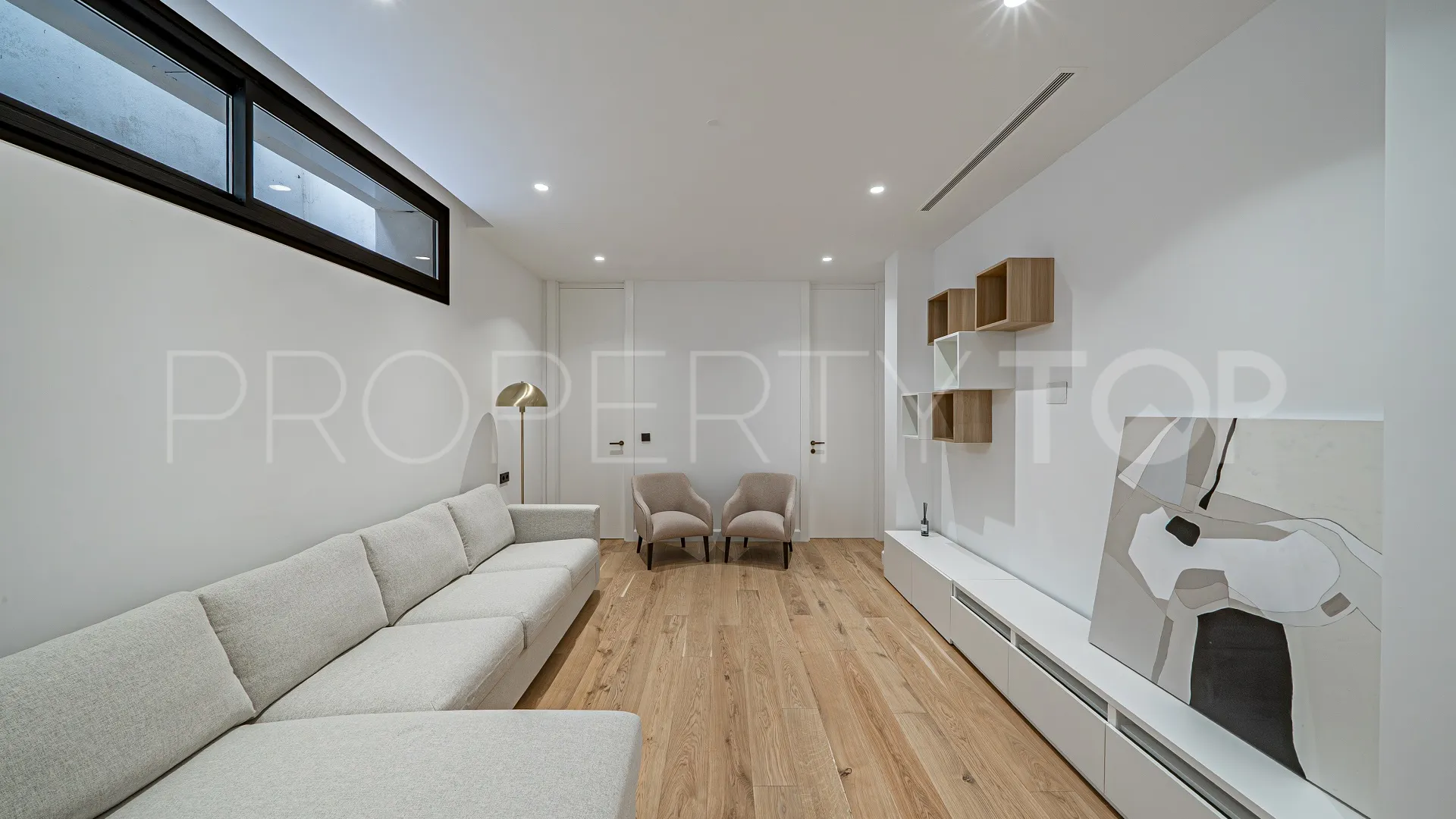Villa for sale in Las Lomas de Marbella with 6 bedrooms