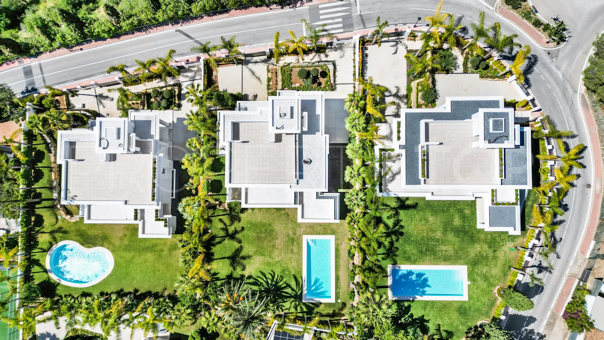 Villa for sale in Las Lomas de Marbella with 6 bedrooms