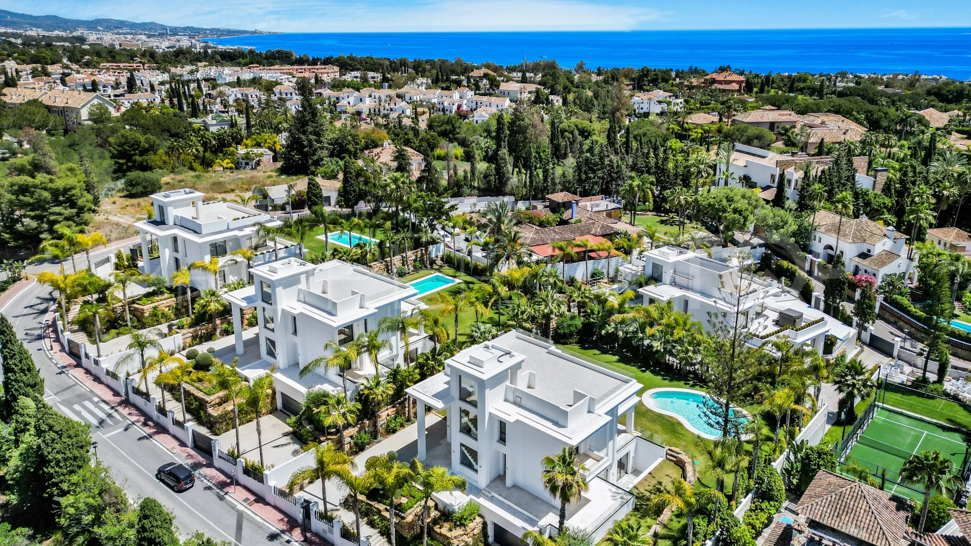 Villa for sale in Las Lomas de Marbella with 6 bedrooms
