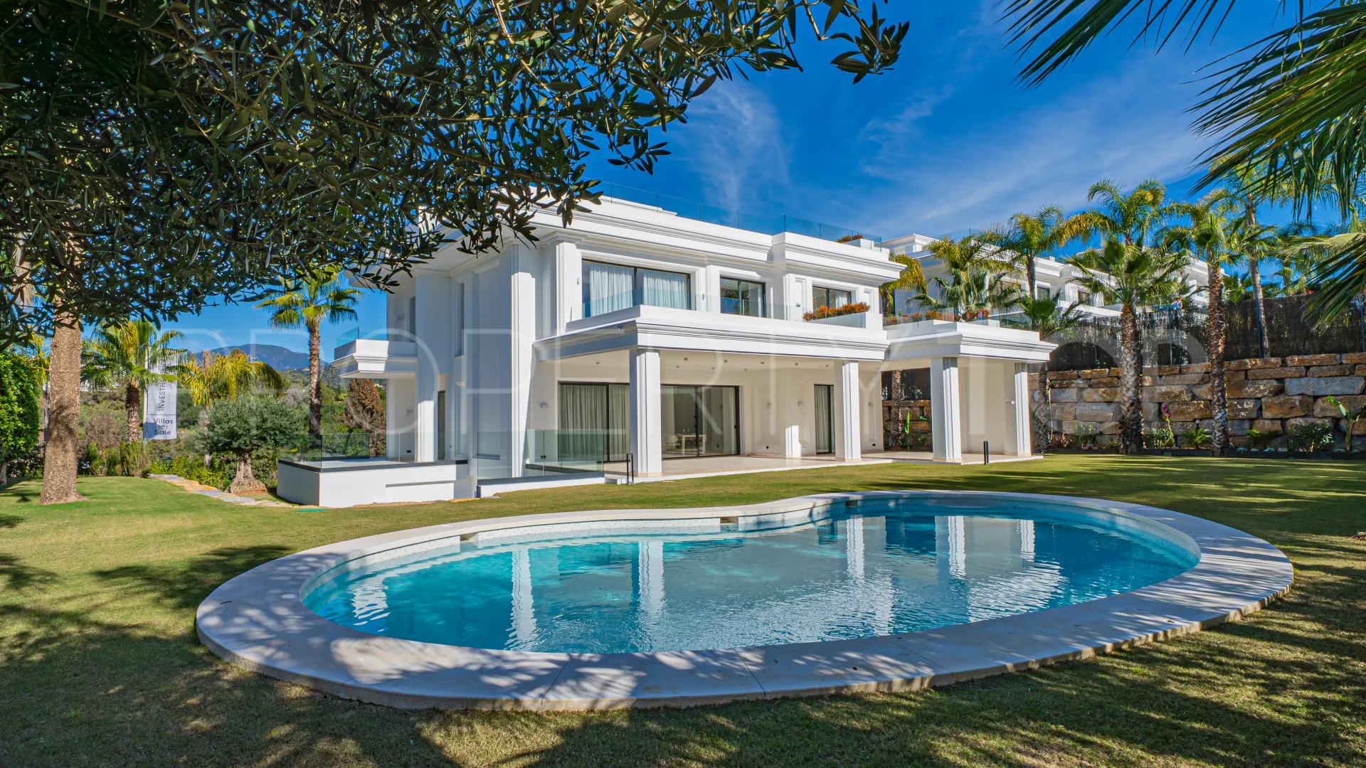 Villa for sale in Las Lomas de Marbella with 6 bedrooms