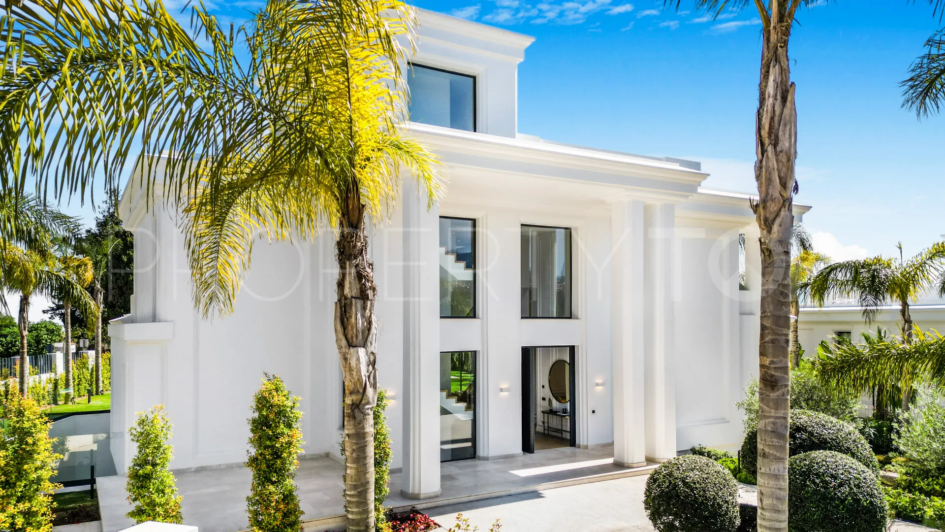 Villa for sale in Las Lomas de Marbella with 6 bedrooms