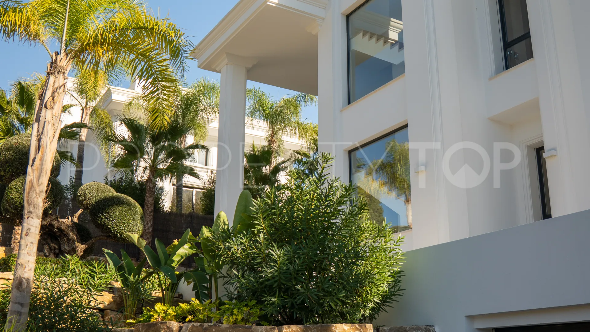 Villa for sale in Las Lomas de Marbella with 6 bedrooms