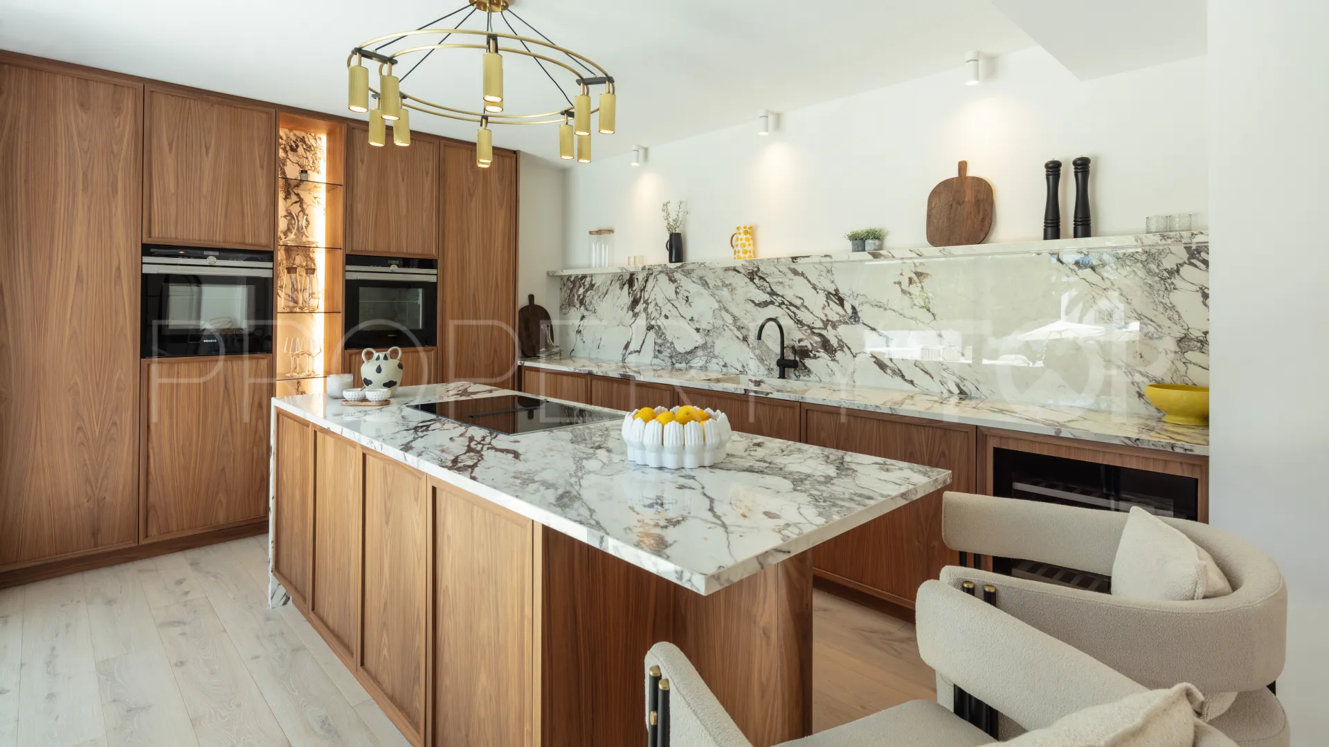 Villa en venta en Nueva Andalucia de 5 dormitorios