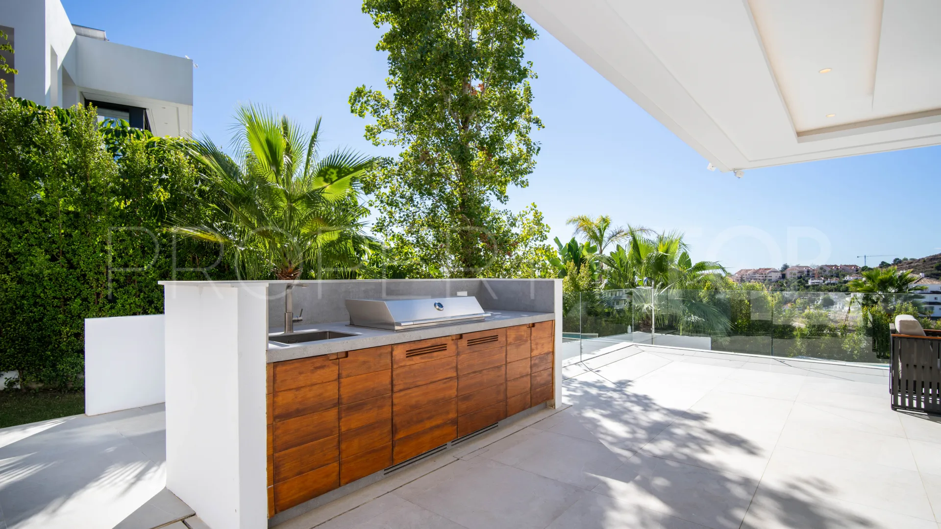 Villa en venta de 4 dormitorios en Nueva Andalucia