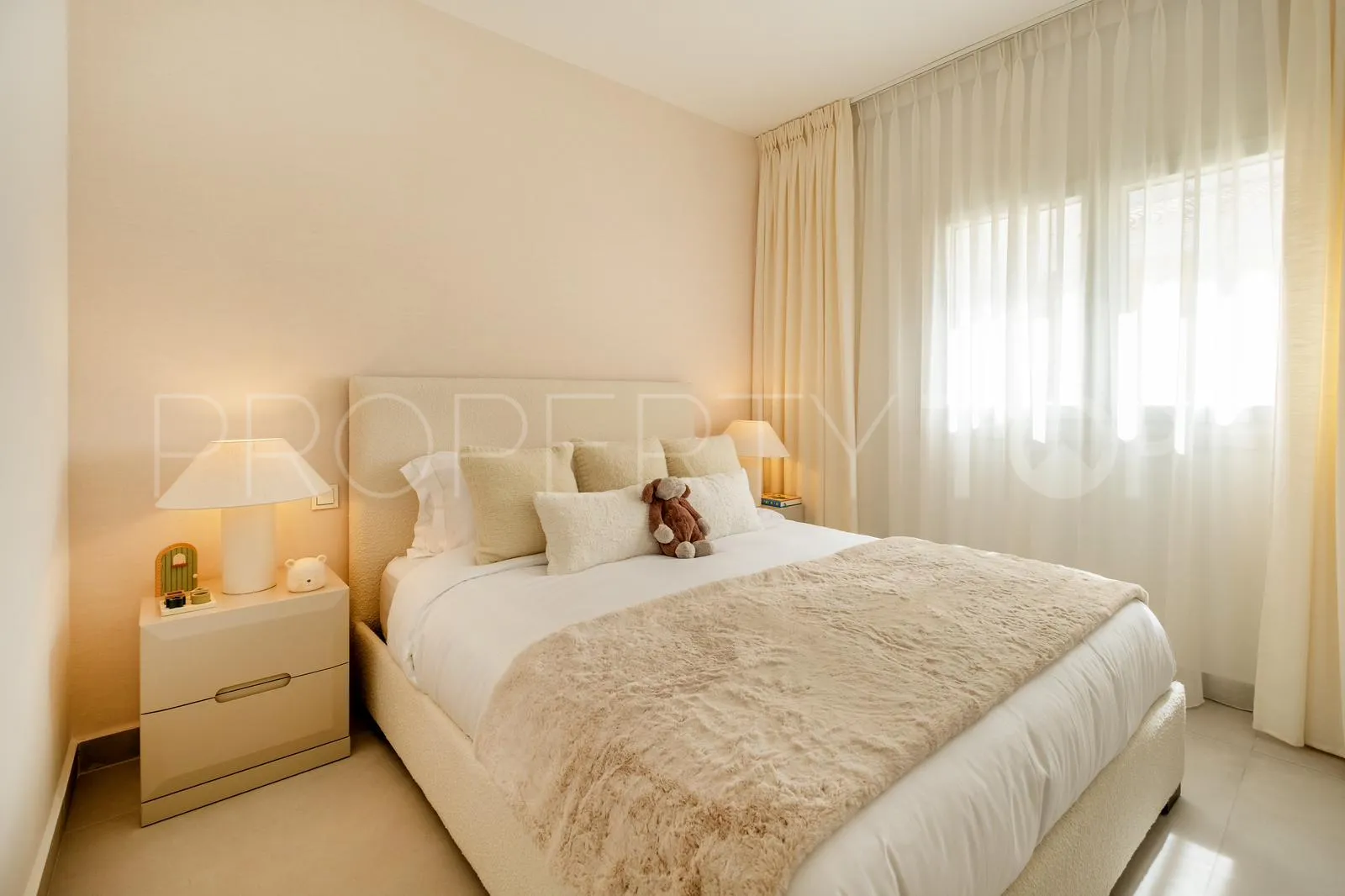 Semi detached house for sale in Nueva Andalucia