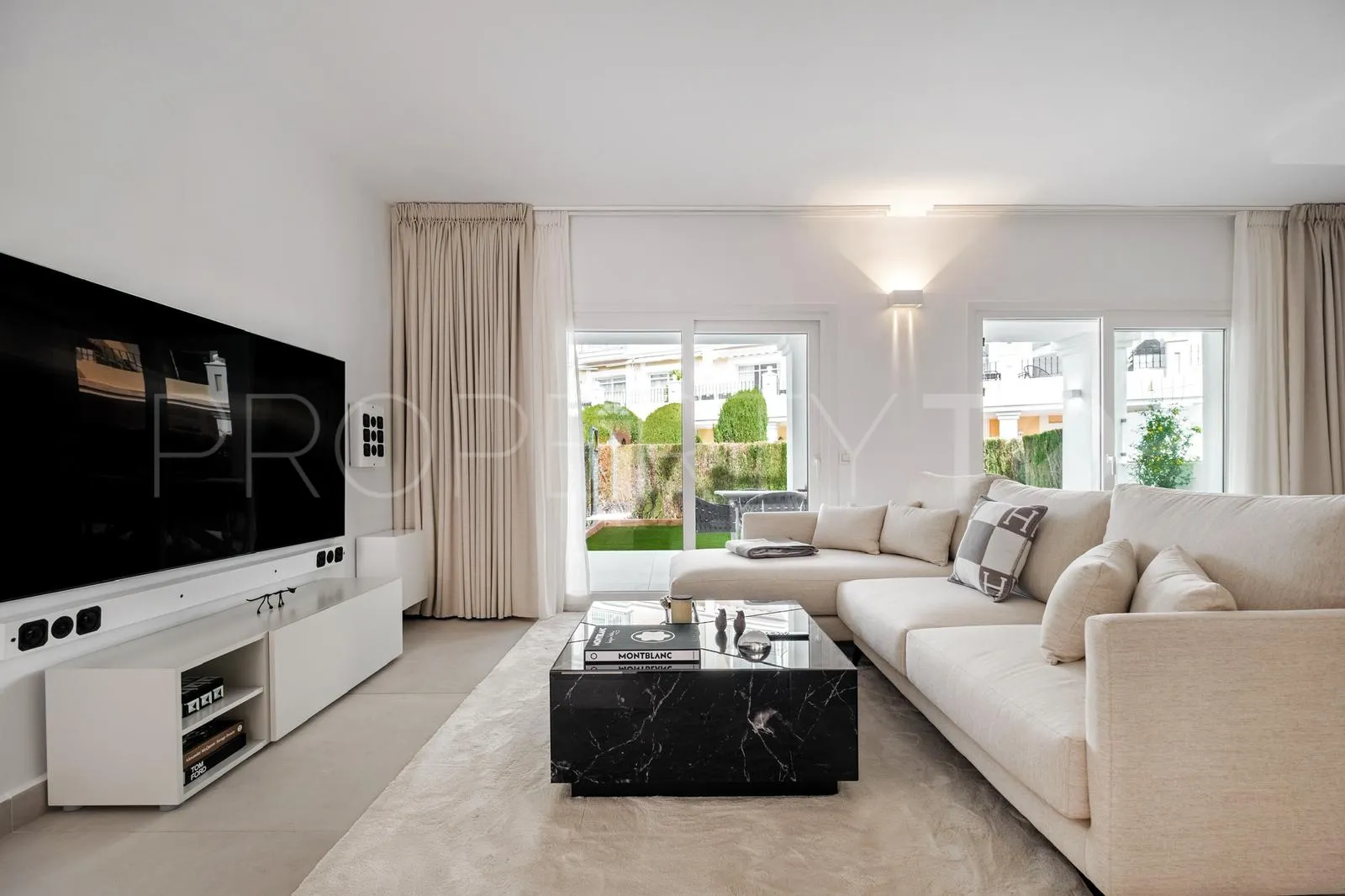 Semi detached house for sale in Nueva Andalucia