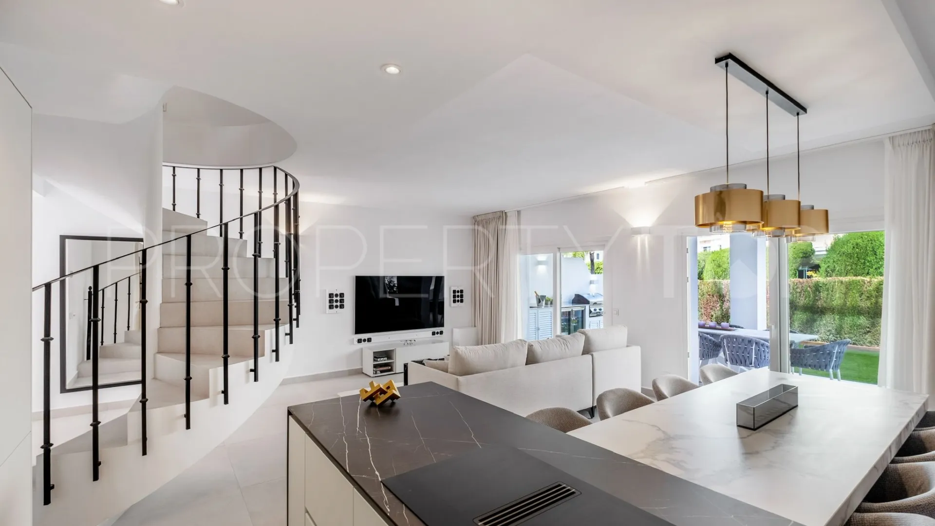 Semi detached house for sale in Nueva Andalucia