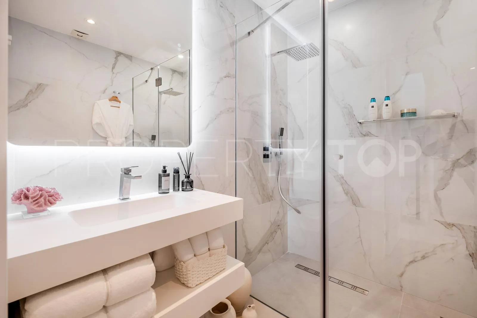 Semi detached house for sale in Nueva Andalucia