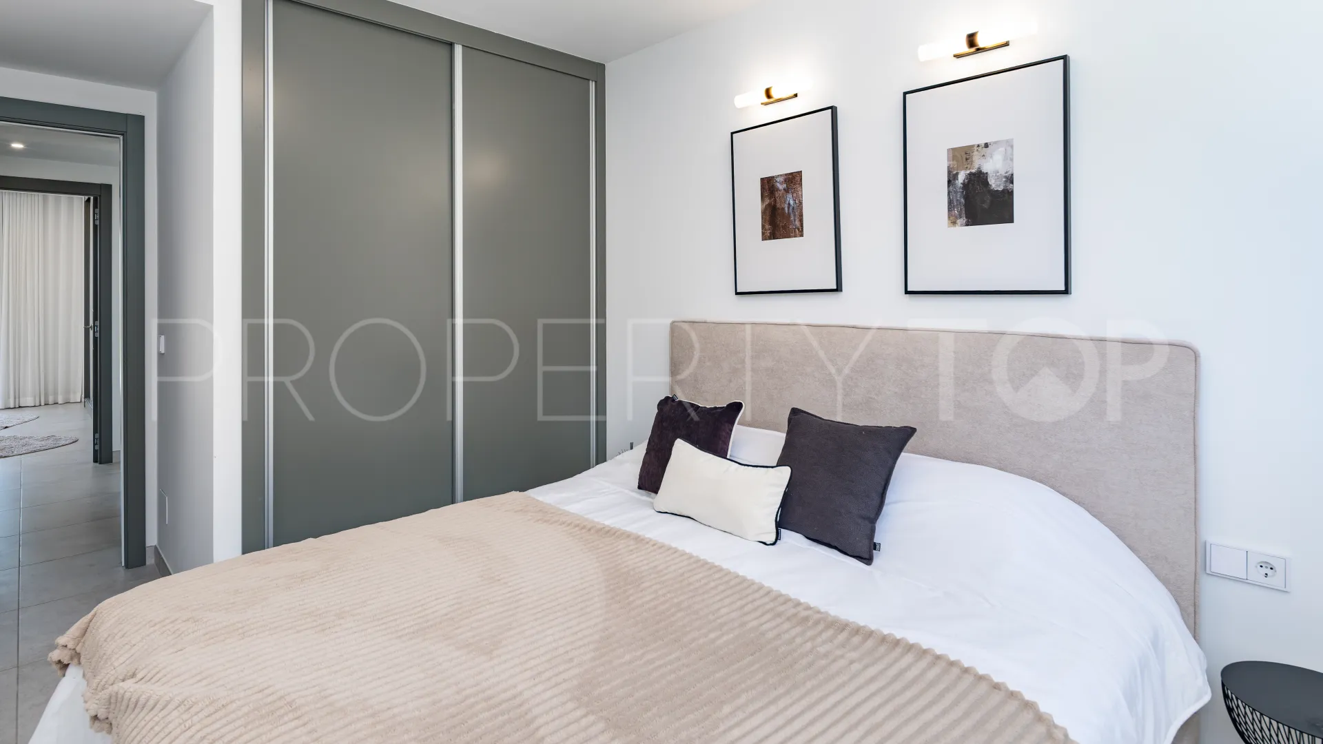 Estepona 3 bedrooms penthouse for sale