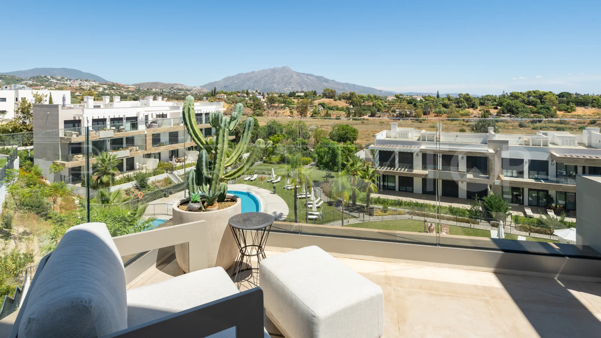 Estepona 3 bedrooms penthouse for sale