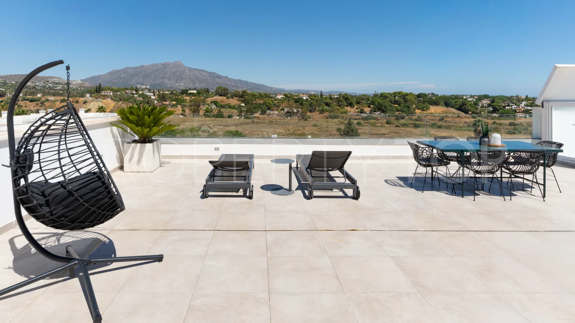 Estepona 3 bedrooms penthouse for sale