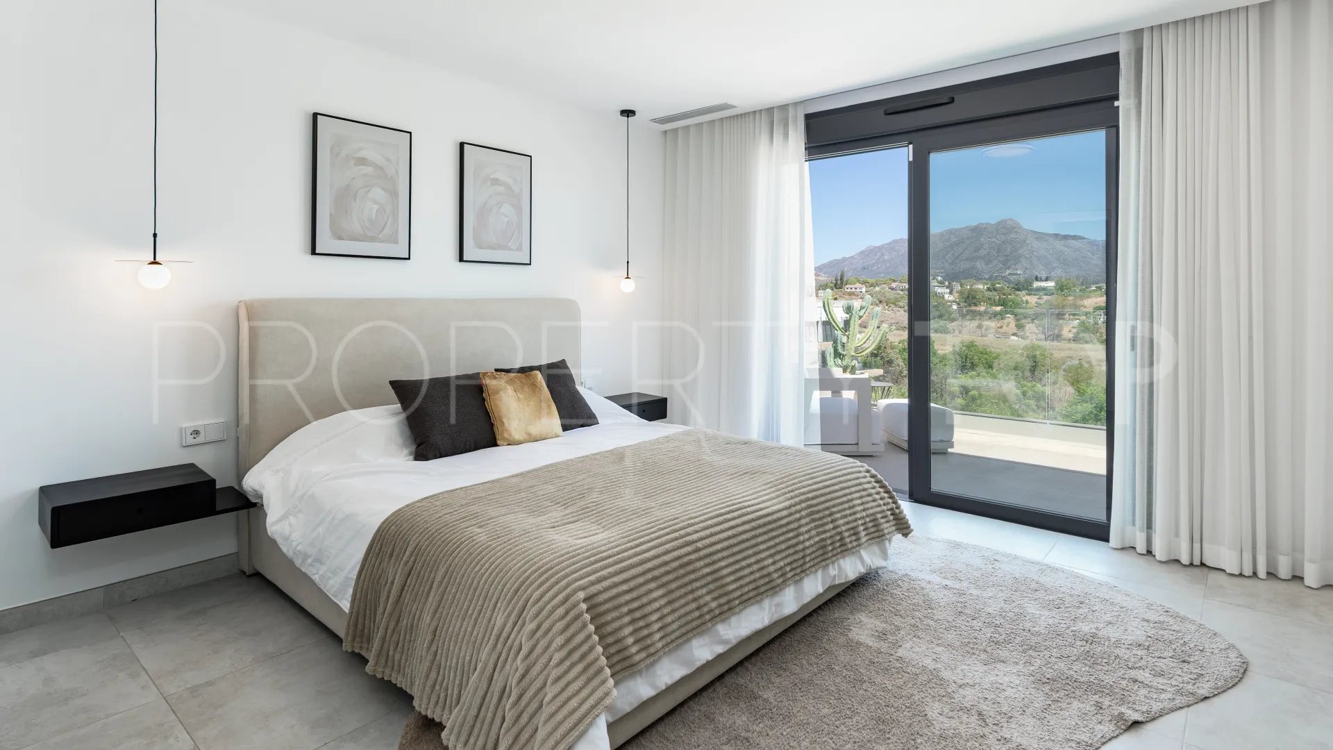Estepona 3 bedrooms penthouse for sale