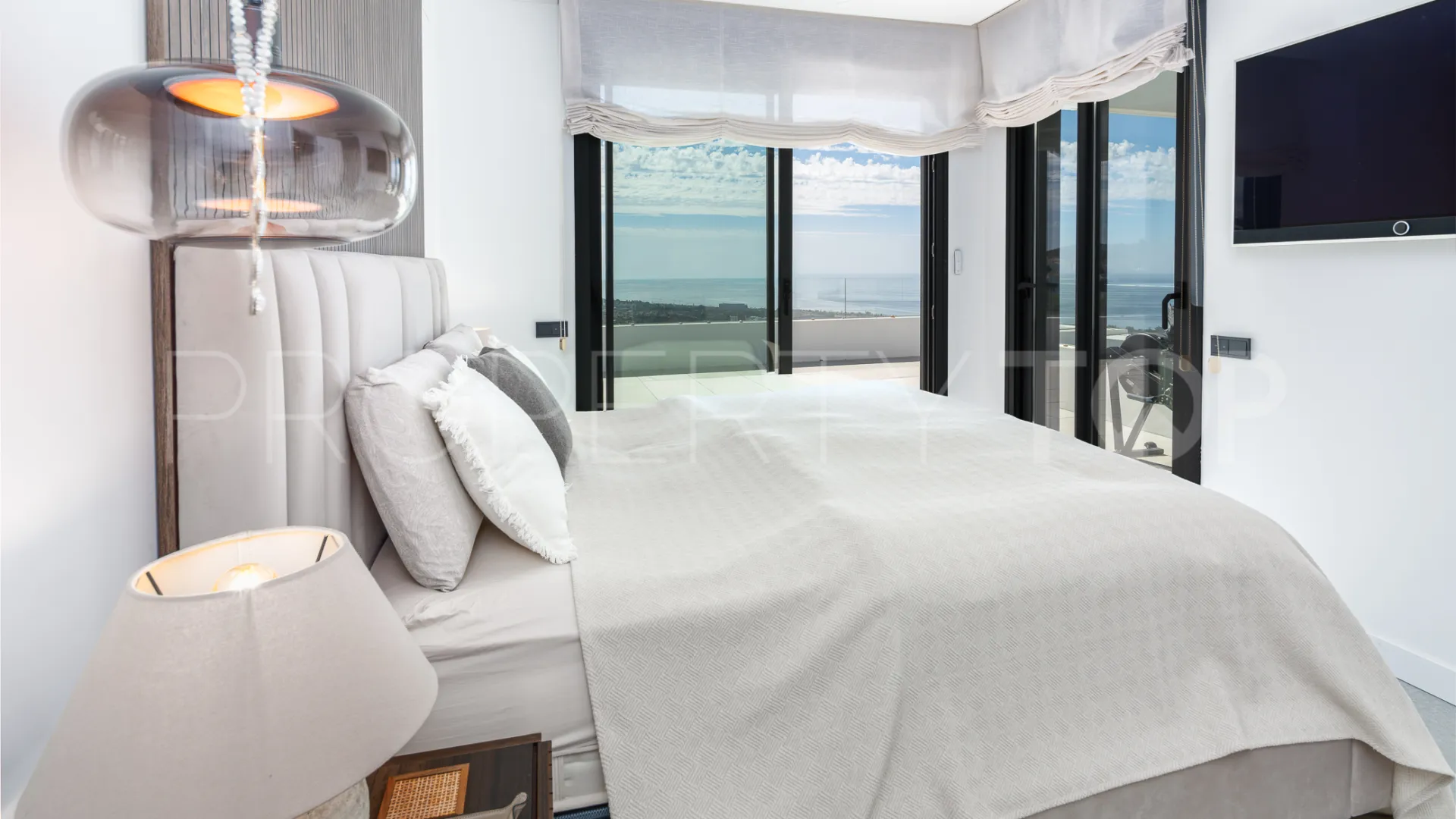 Comprar atico duplex en Los Altos de los Monteros