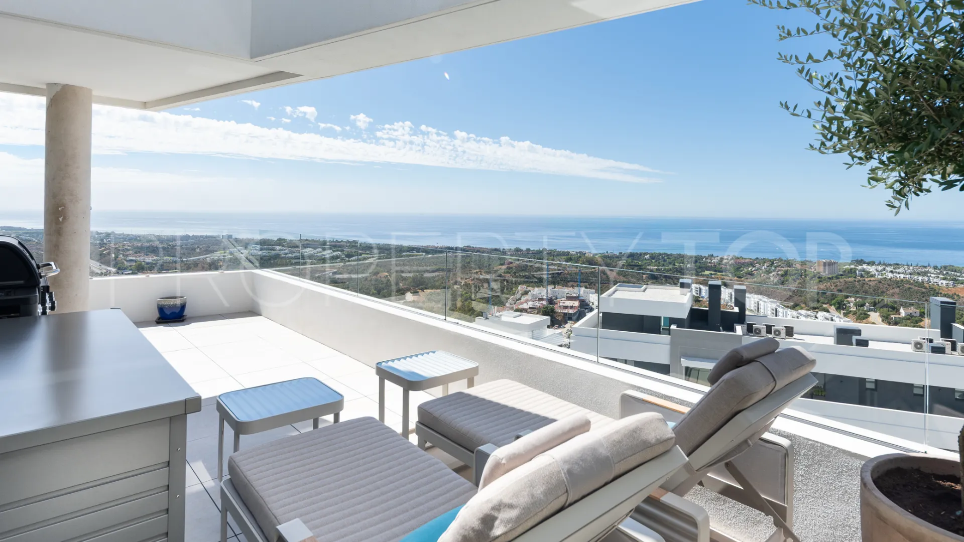 Comprar atico duplex en Los Altos de los Monteros