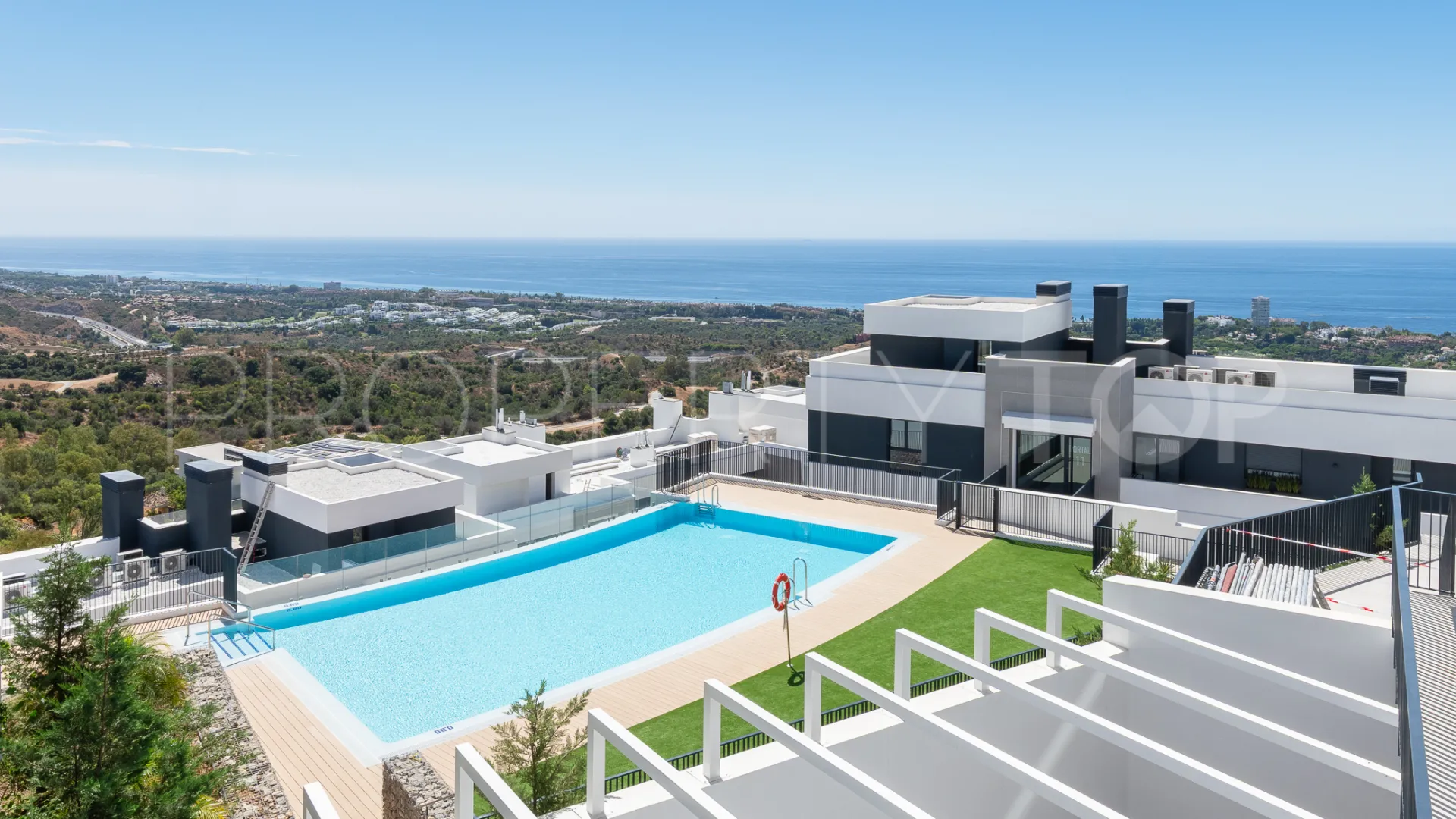 Comprar atico duplex en Los Altos de los Monteros
