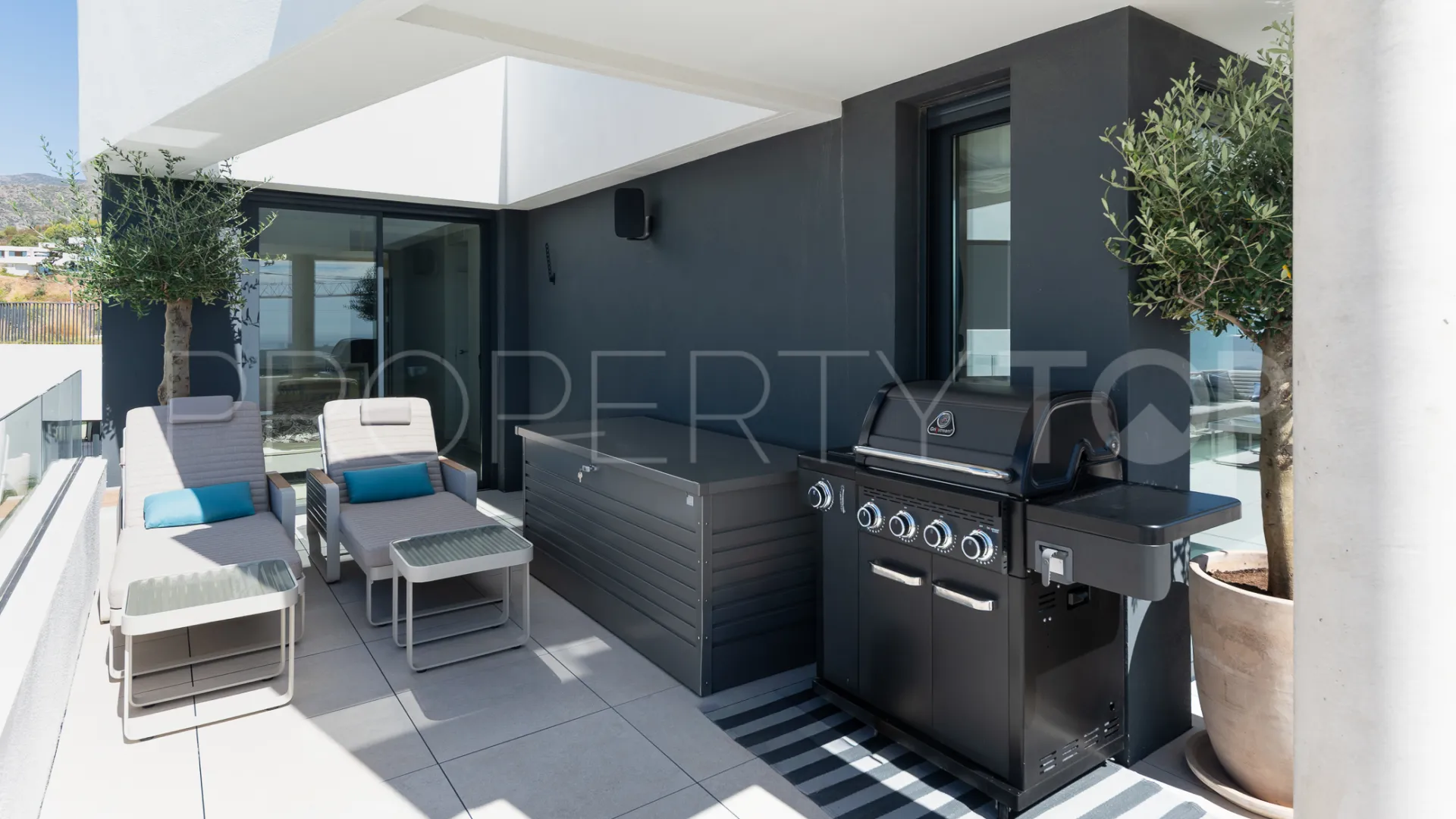 Comprar atico duplex en Los Altos de los Monteros