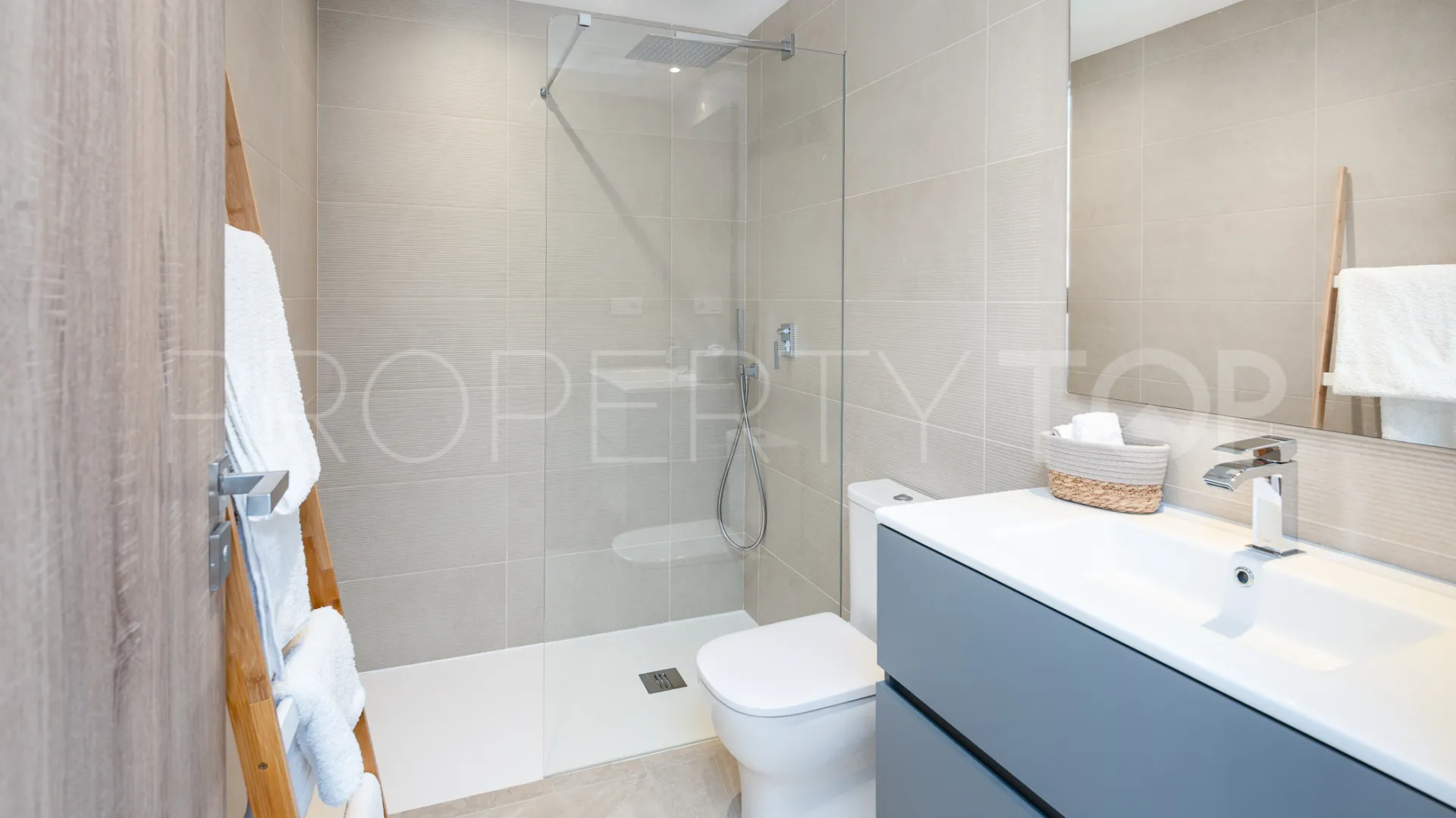 For sale 3 bedrooms town house in Estepona
