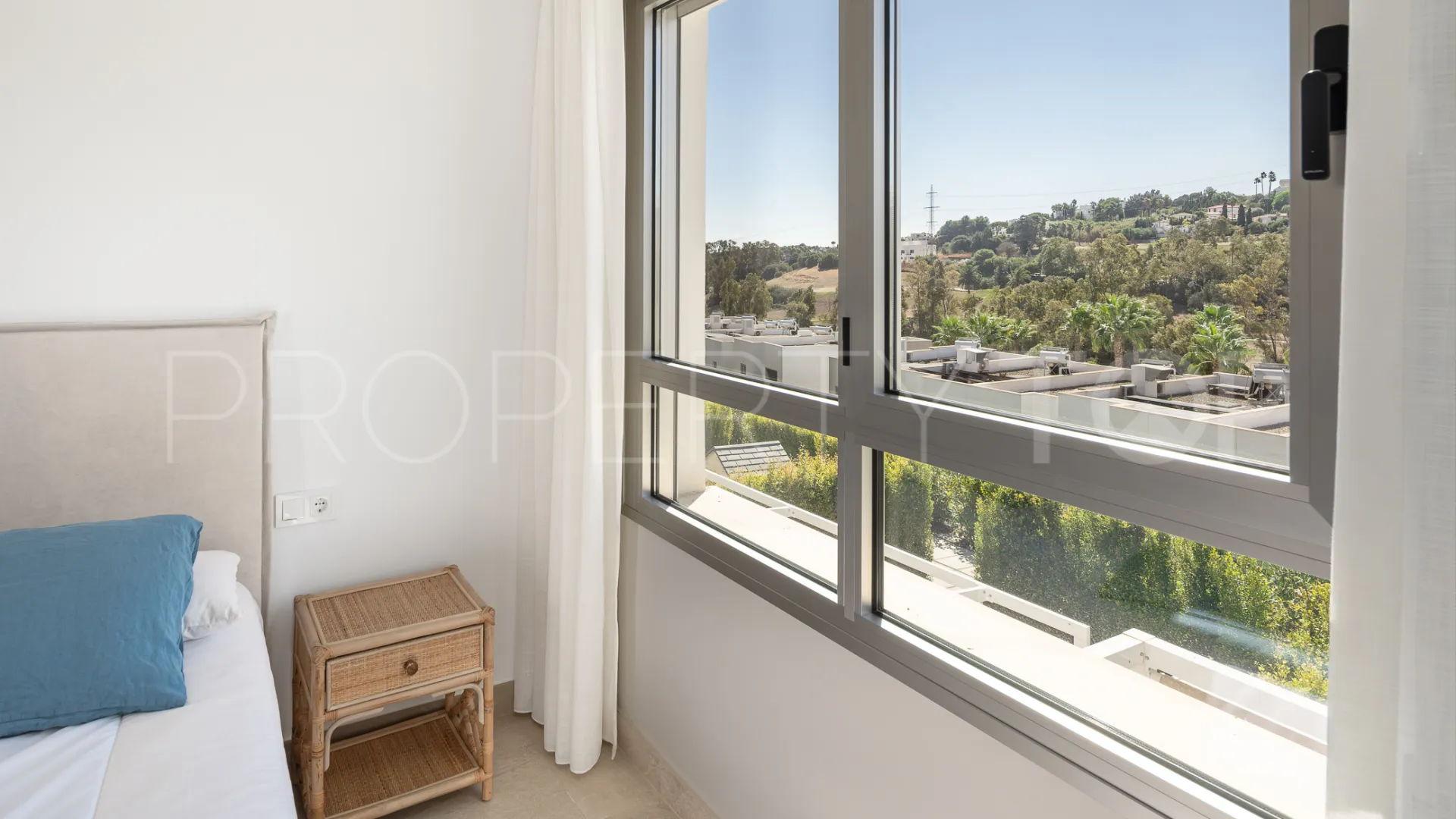 For sale 3 bedrooms town house in Estepona