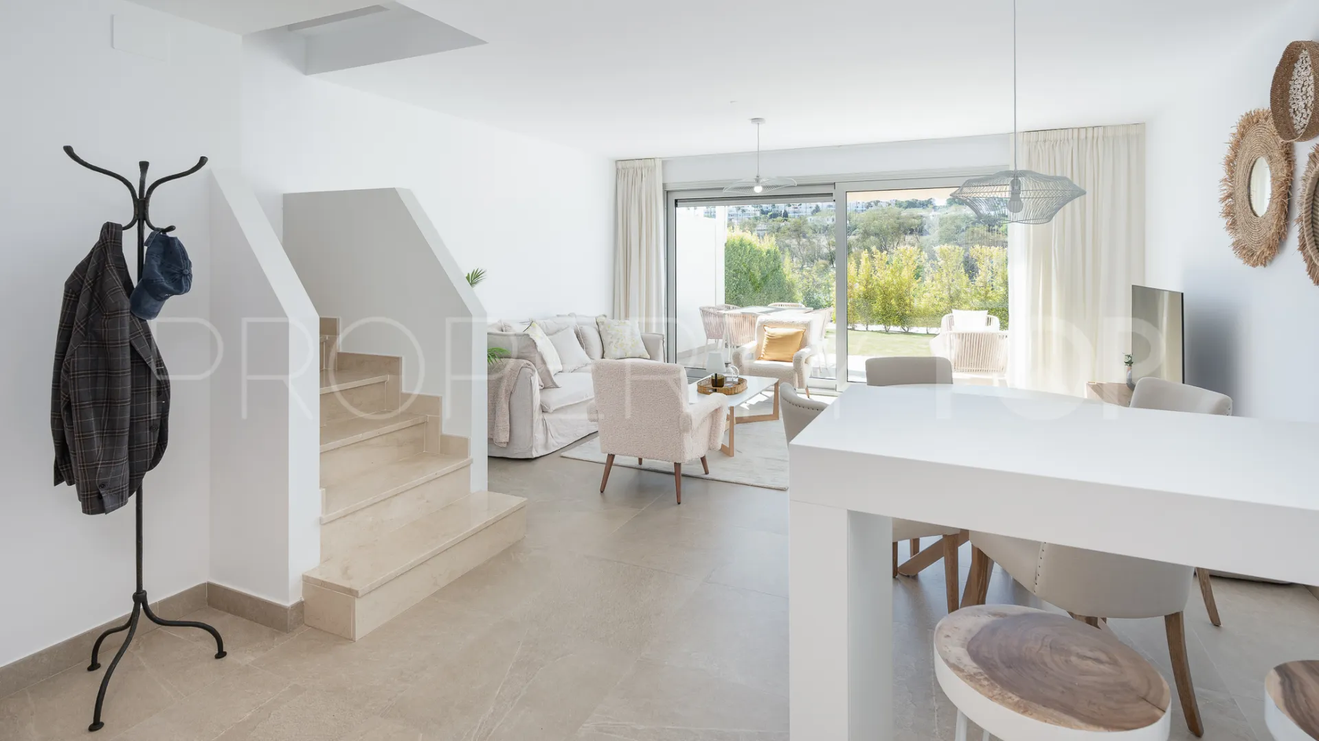 For sale 3 bedrooms town house in Estepona