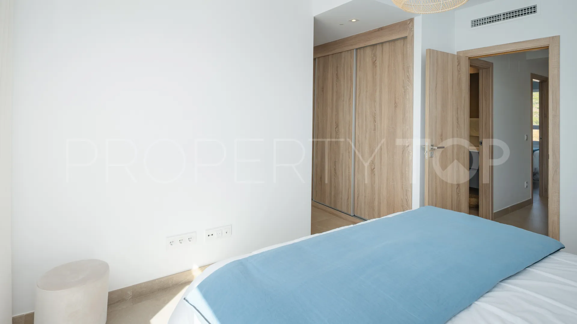 For sale 3 bedrooms town house in Estepona