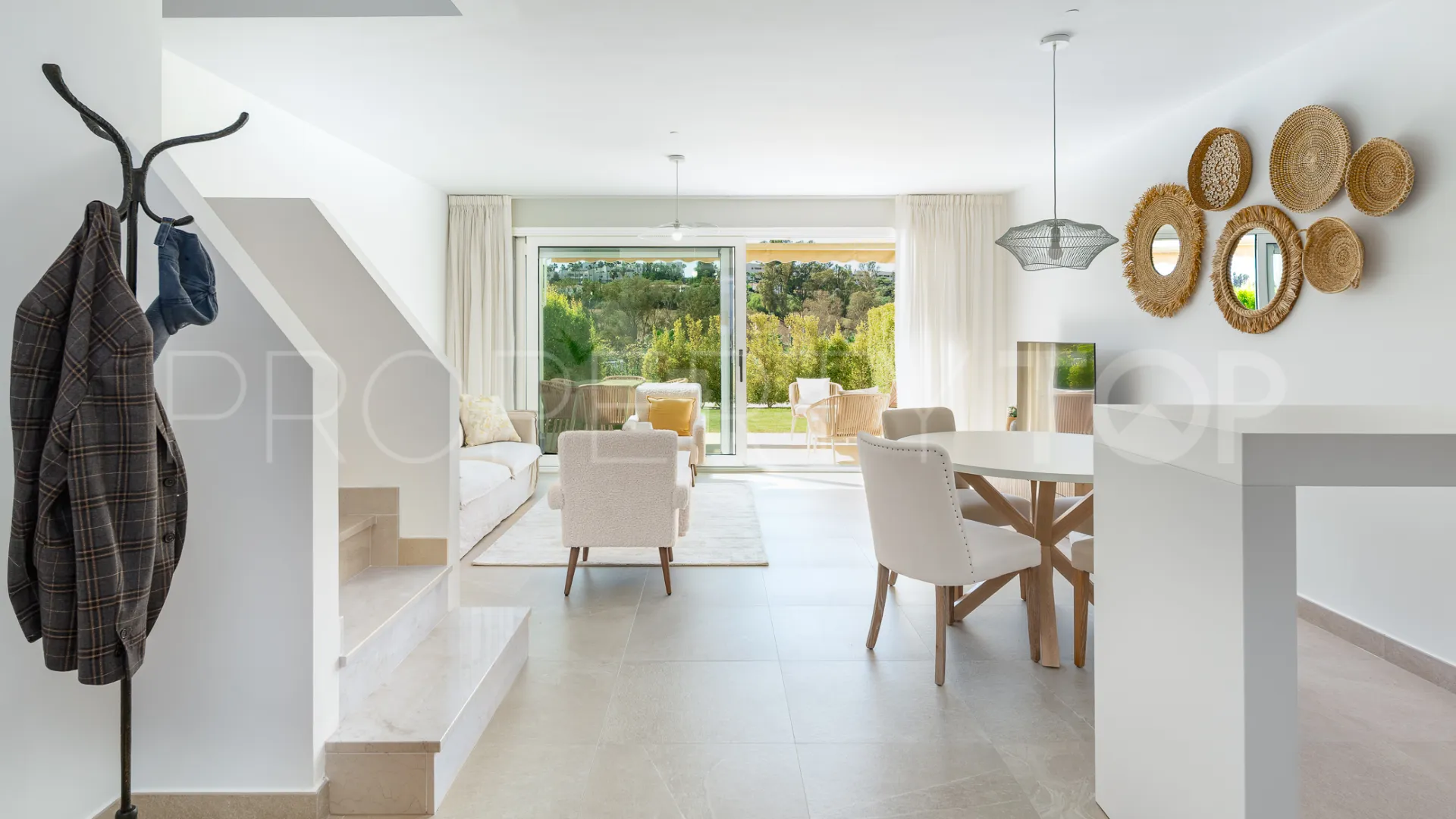 For sale 3 bedrooms town house in Estepona
