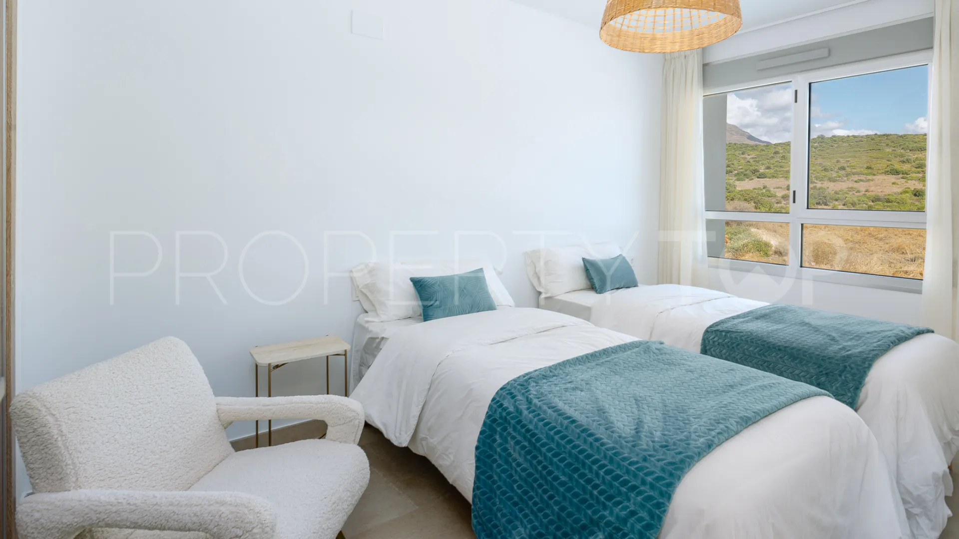 For sale 3 bedrooms town house in Estepona
