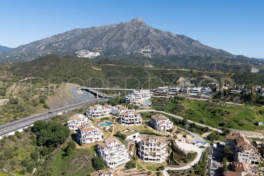 For sale 2 bedrooms apartment in Nueva Andalucia