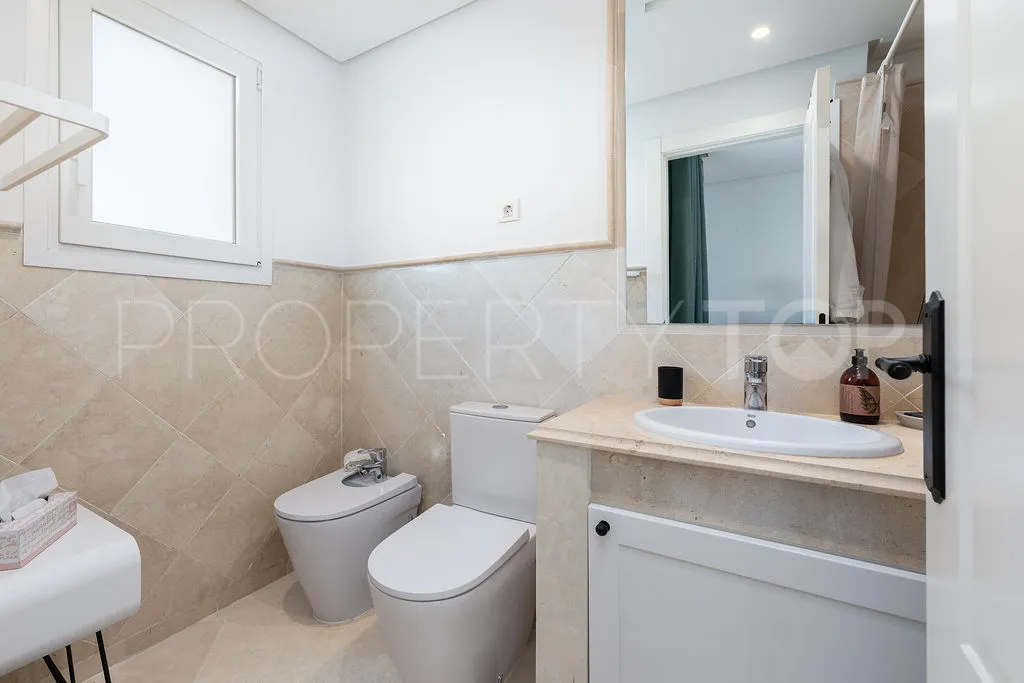 For sale 2 bedrooms apartment in Nueva Andalucia