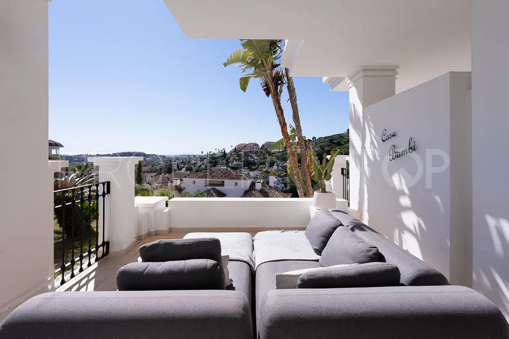 For sale 2 bedrooms apartment in Nueva Andalucia
