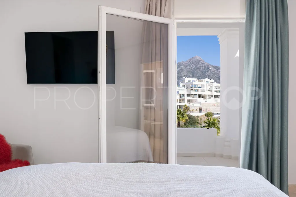 For sale 2 bedrooms apartment in Nueva Andalucia