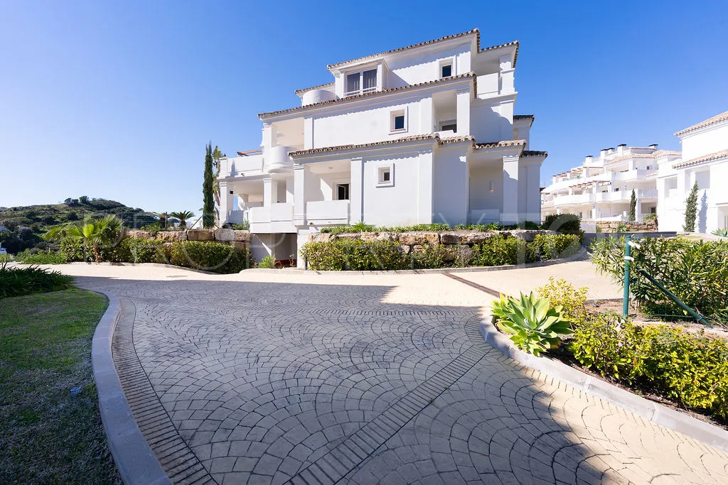 For sale 2 bedrooms apartment in Nueva Andalucia