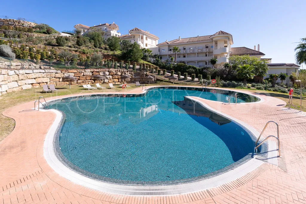 For sale 2 bedrooms apartment in Nueva Andalucia