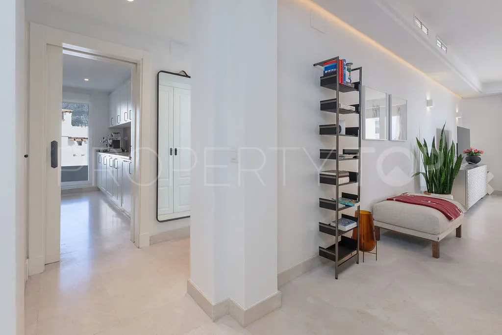 For sale 2 bedrooms apartment in Nueva Andalucia