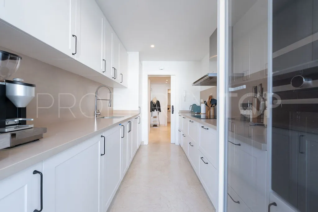 For sale 2 bedrooms apartment in Nueva Andalucia
