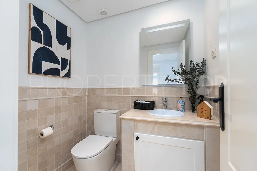 For sale 2 bedrooms apartment in Nueva Andalucia