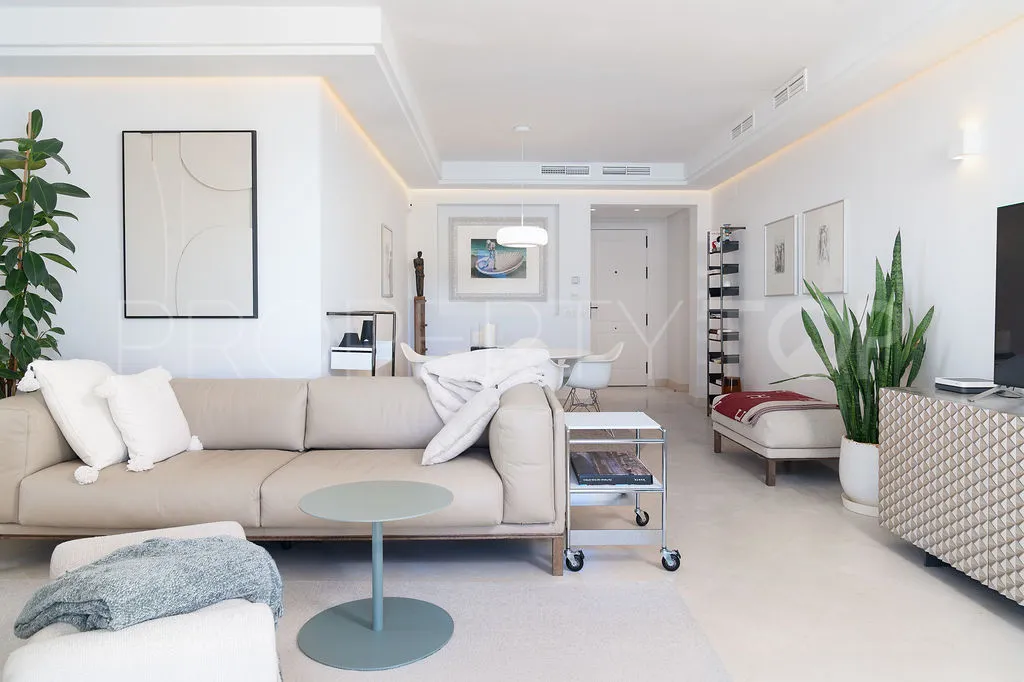 For sale 2 bedrooms apartment in Nueva Andalucia