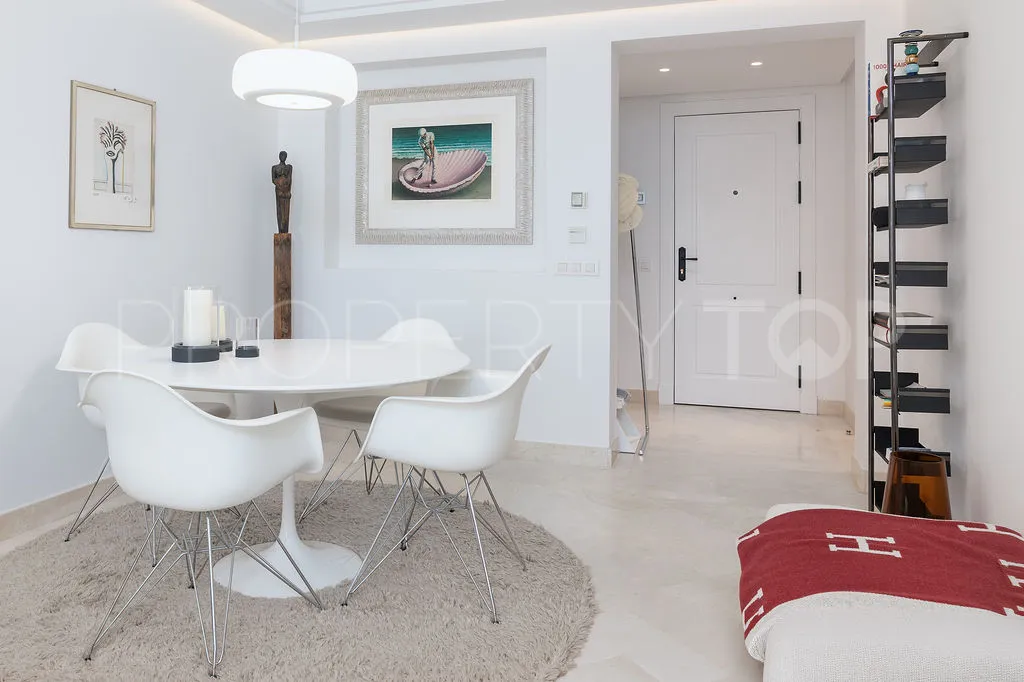 For sale 2 bedrooms apartment in Nueva Andalucia