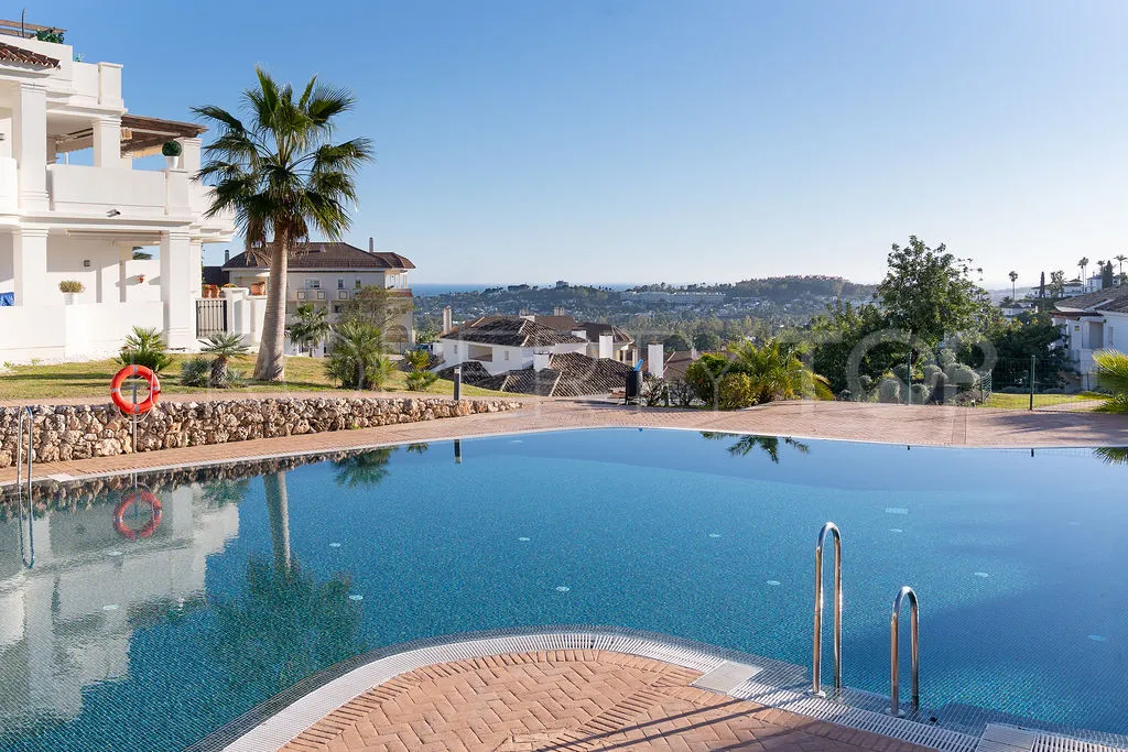 For sale 2 bedrooms apartment in Nueva Andalucia