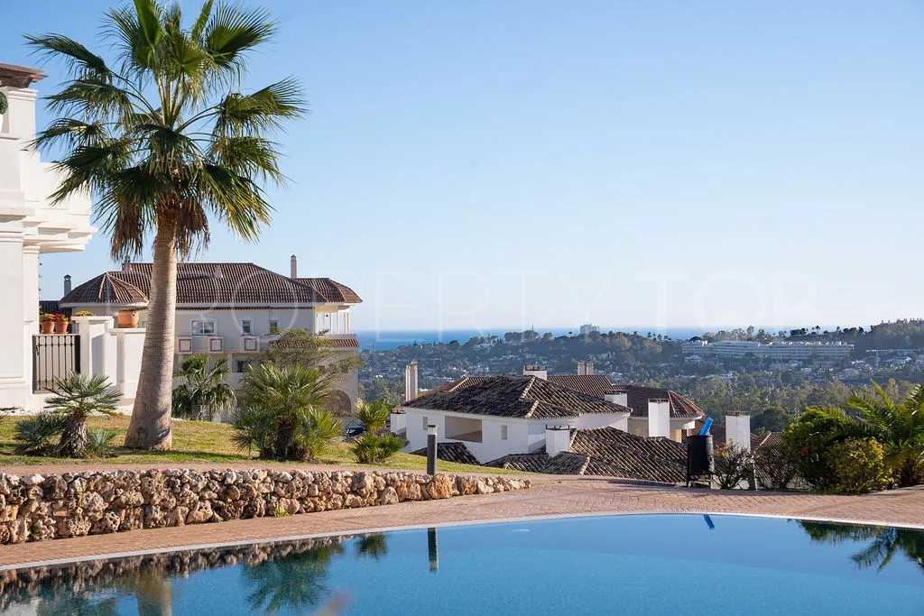 For sale 2 bedrooms apartment in Nueva Andalucia