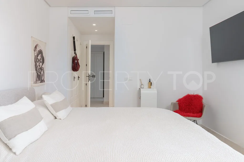 For sale 2 bedrooms apartment in Nueva Andalucia