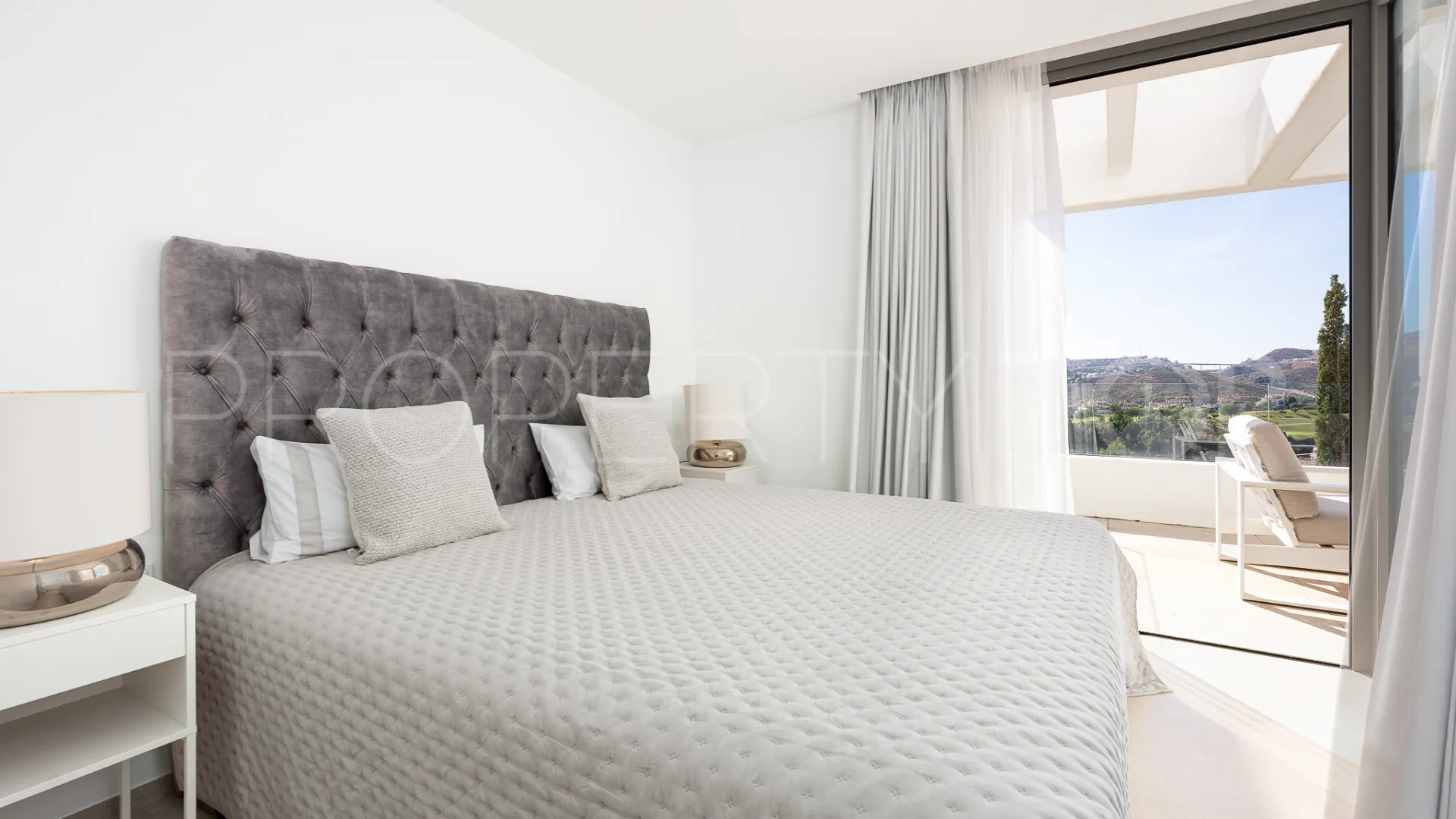Benahavis 2 bedrooms penthouse for sale