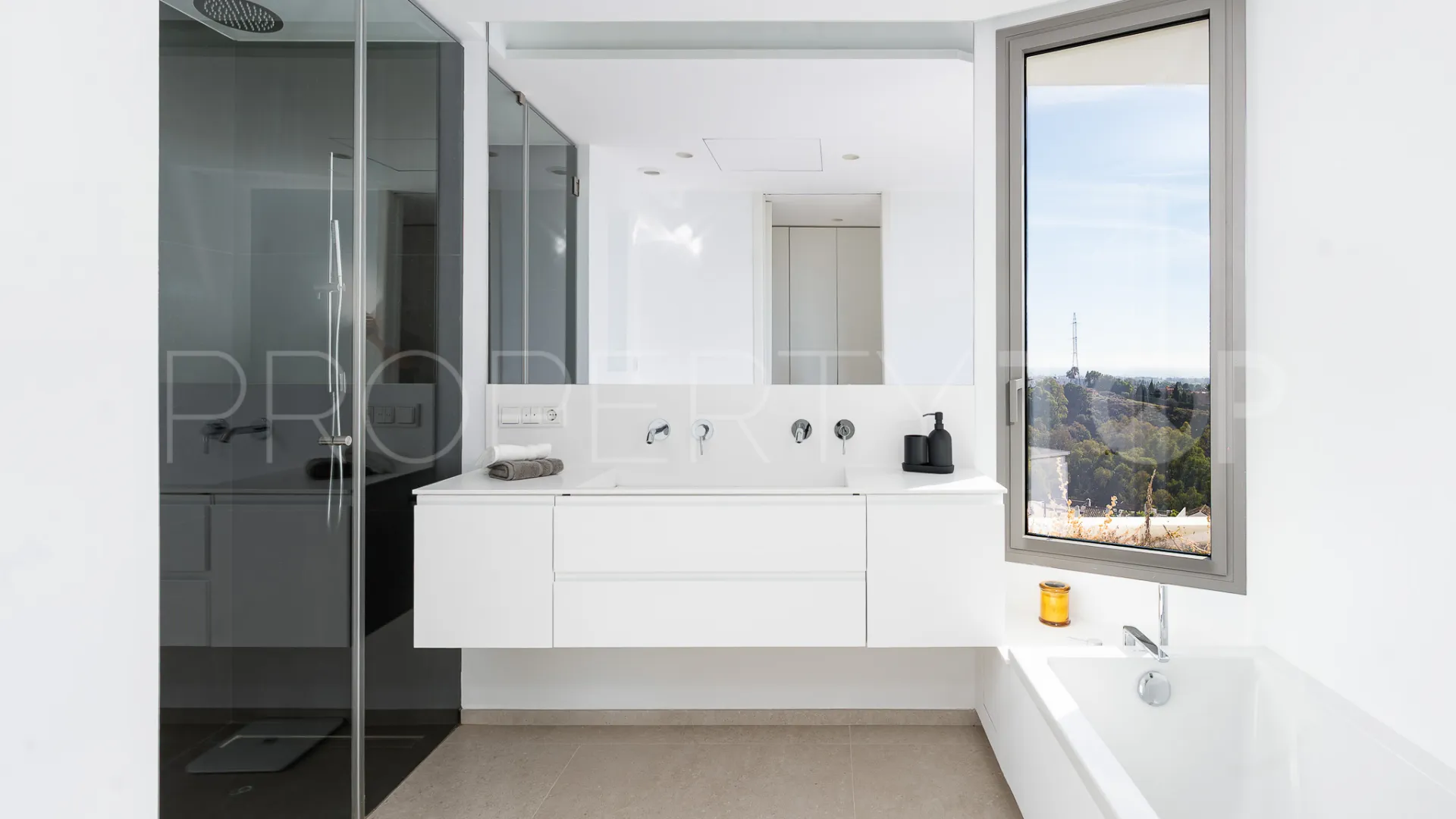 Benahavis 2 bedrooms penthouse for sale