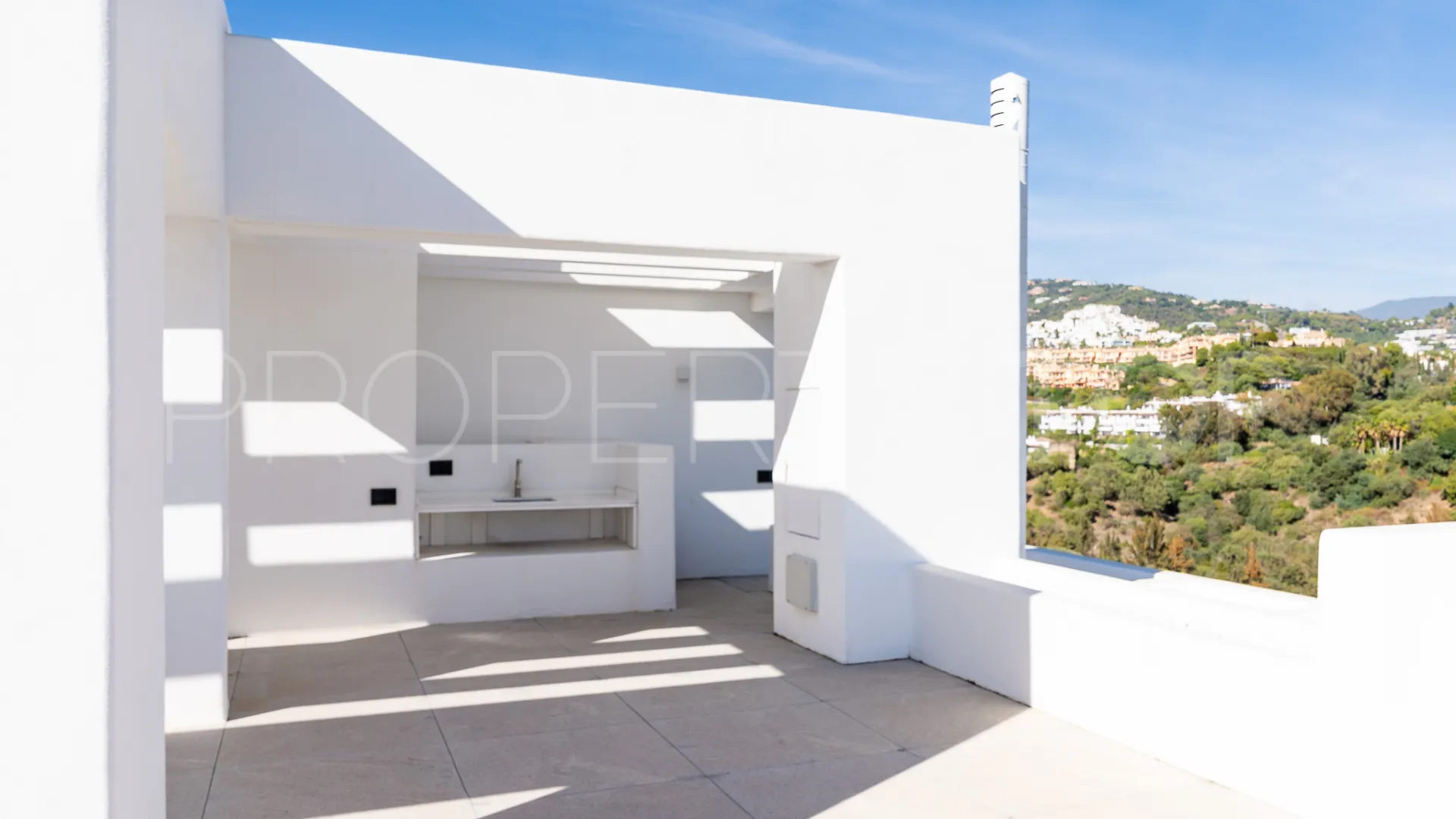 Benahavis 2 bedrooms penthouse for sale