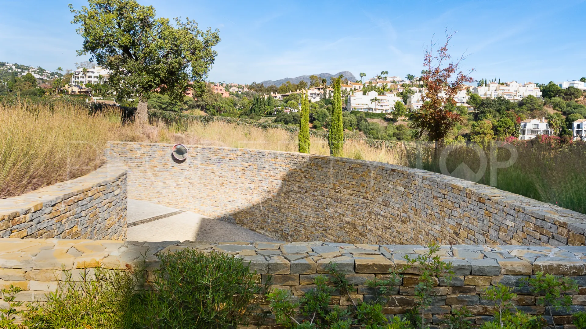 Benahavis 2 bedrooms penthouse for sale