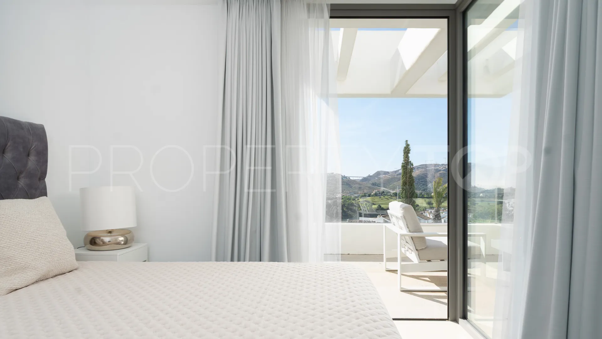 Benahavis 2 bedrooms penthouse for sale