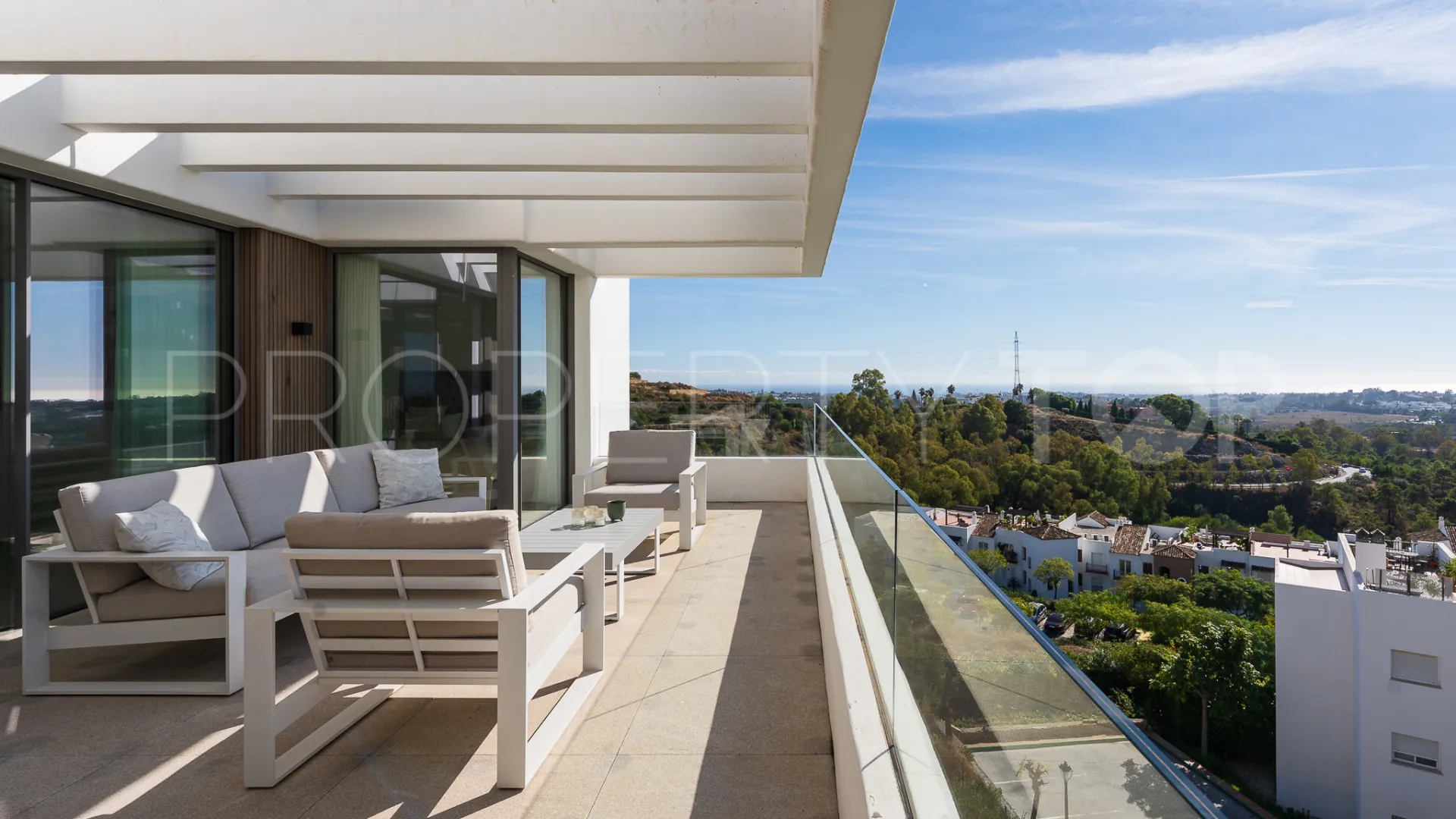 Benahavis 2 bedrooms penthouse for sale