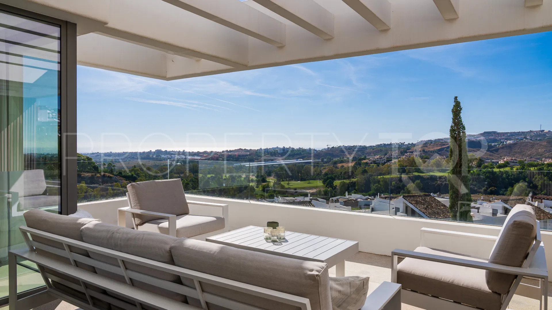 Benahavis 2 bedrooms penthouse for sale