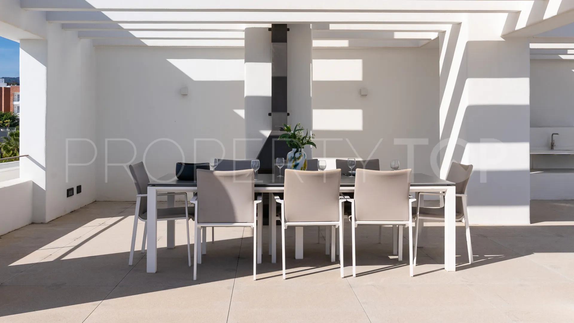 Benahavis 2 bedrooms penthouse for sale