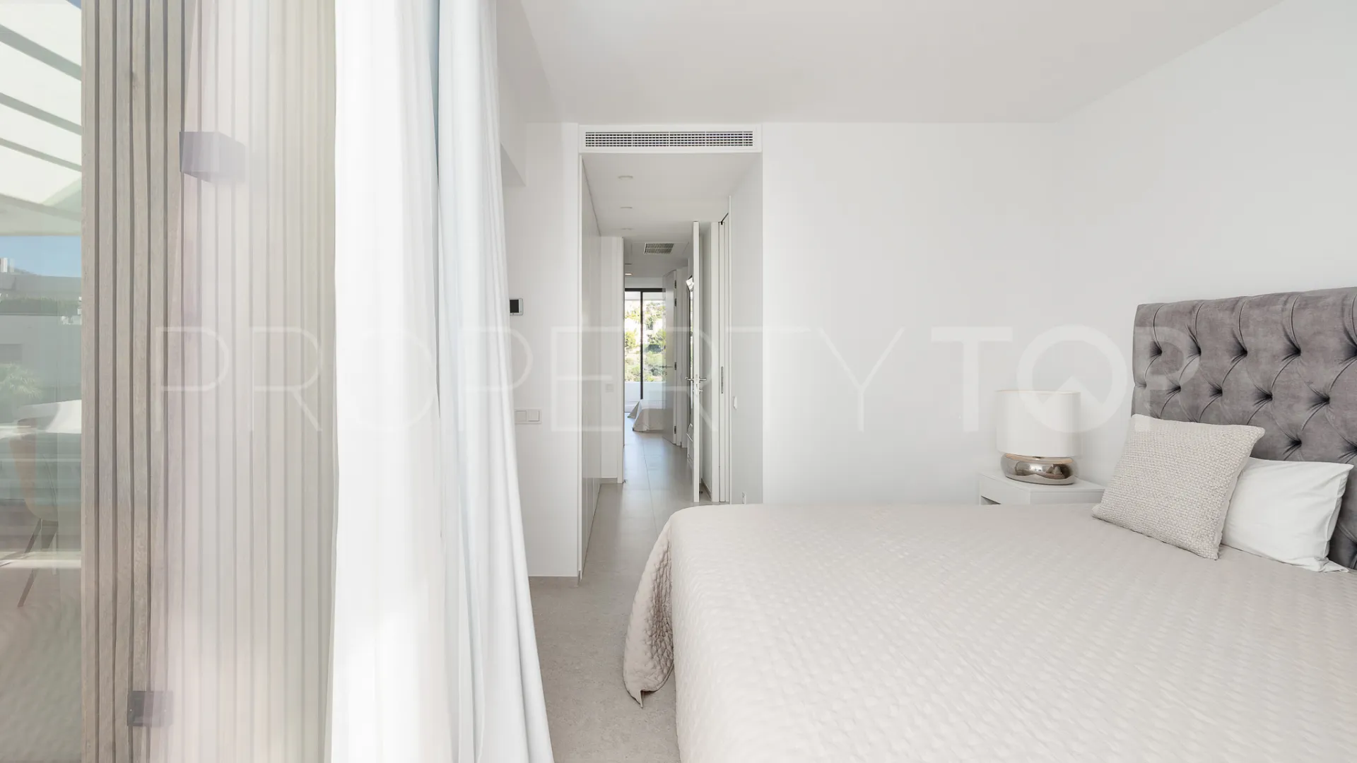 Benahavis 2 bedrooms penthouse for sale