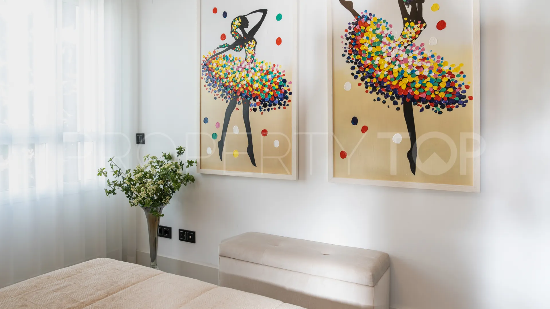 Buy apartment in Benahavis